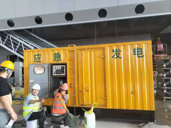 乐至怎样判断空气滤清器是否需要更换？